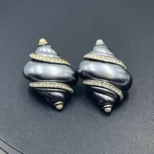 KJL KENNETH J‎ LANE Vintage Gray Faux Pearl Sea Shell Vintage Clip On 
Earrings